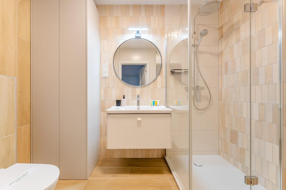 Shower, Toilet, Bathroom