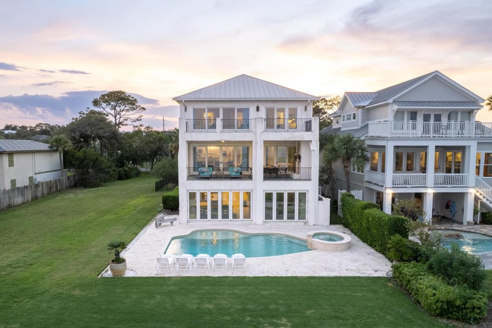 4338 Sixteenth Street House in Saint Simons Island