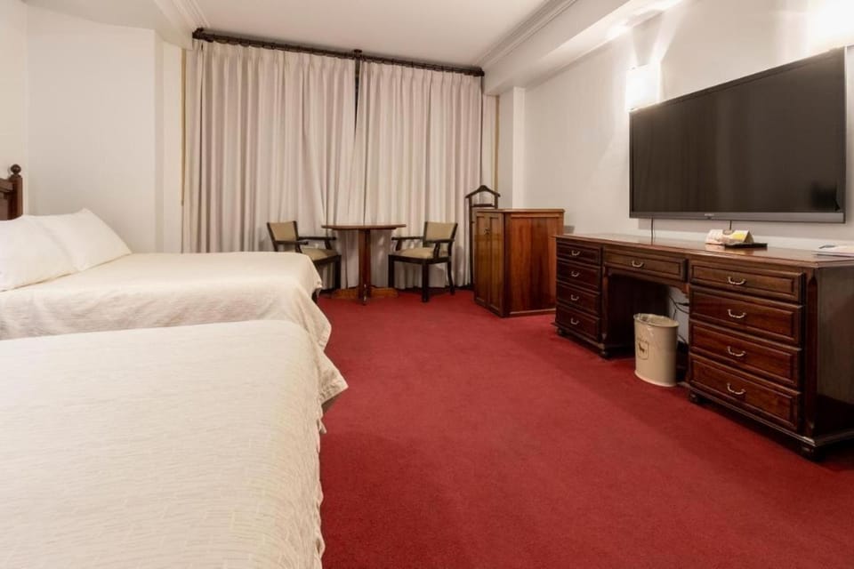 hotel saro Capsule hotel in Mexico City