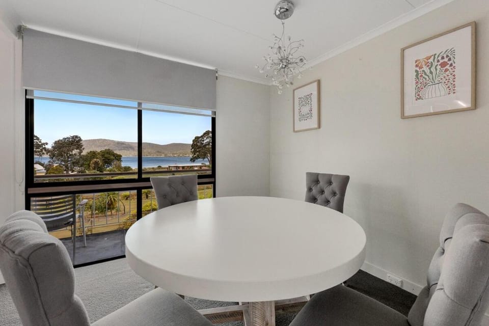 Beach House at Quiet Corner House in South Bruny