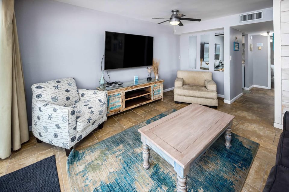 Islander FWB 501 Spacious gulf front condo House in Okaloosa Island