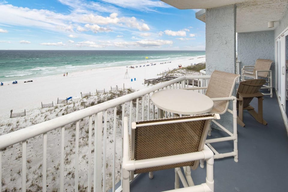 Islander FWB 501 Spacious gulf front condo House in Okaloosa Island