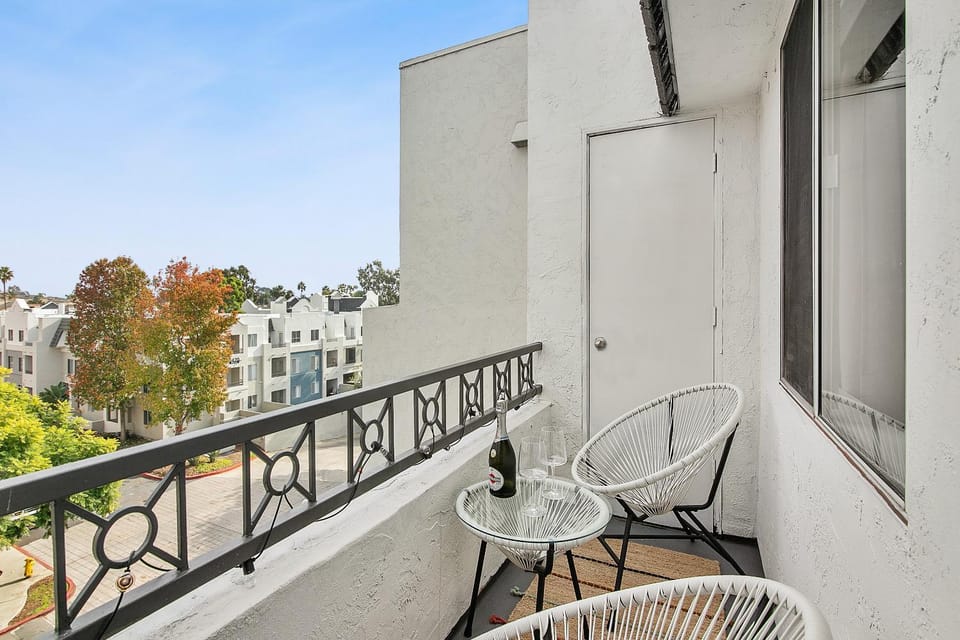 Property building, Balcony/Terrace