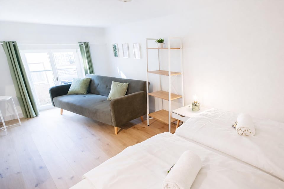 Bed, Living room, Photo of the whole room, Seating area, Bedroom