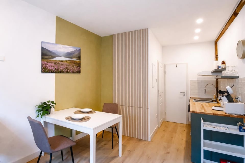 Coffee/tea facilities, Kitchen or kitchenette, Dining area, pet friendly, stove