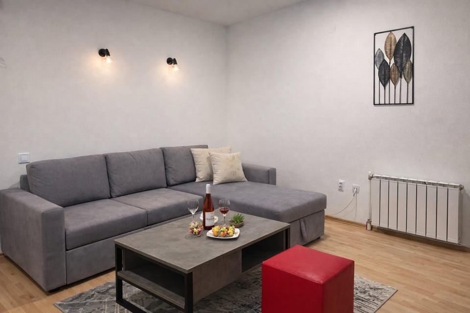 Living room, Seating area, internet