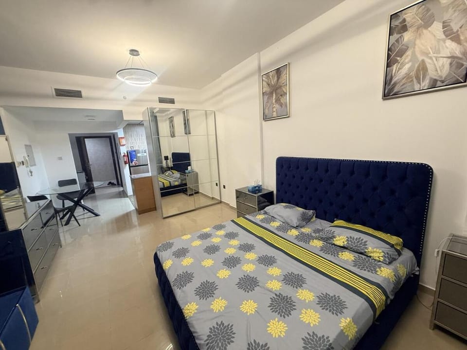 Cozy Studio Apartment in JCV Apartment in Dubai