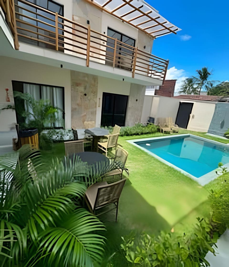 Garden, Swimming pool