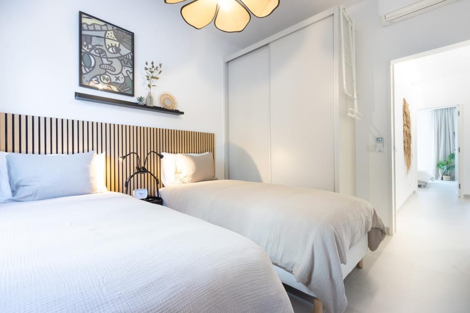 Bedroom, air conditioner