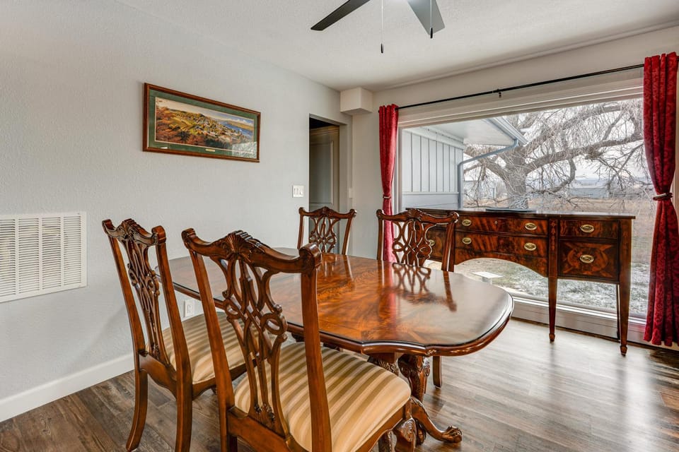 3 Mi to Dtwn Berthoud: Home w/ Longs Peak Views House in Colorado