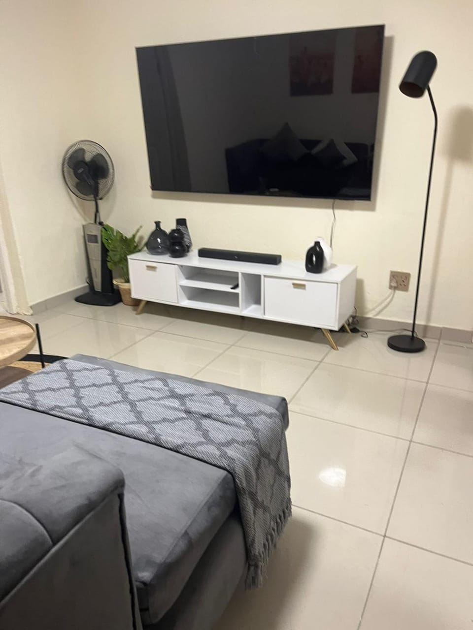 Royaltics place - one bedroom with a pool Apartment in Roodepoort