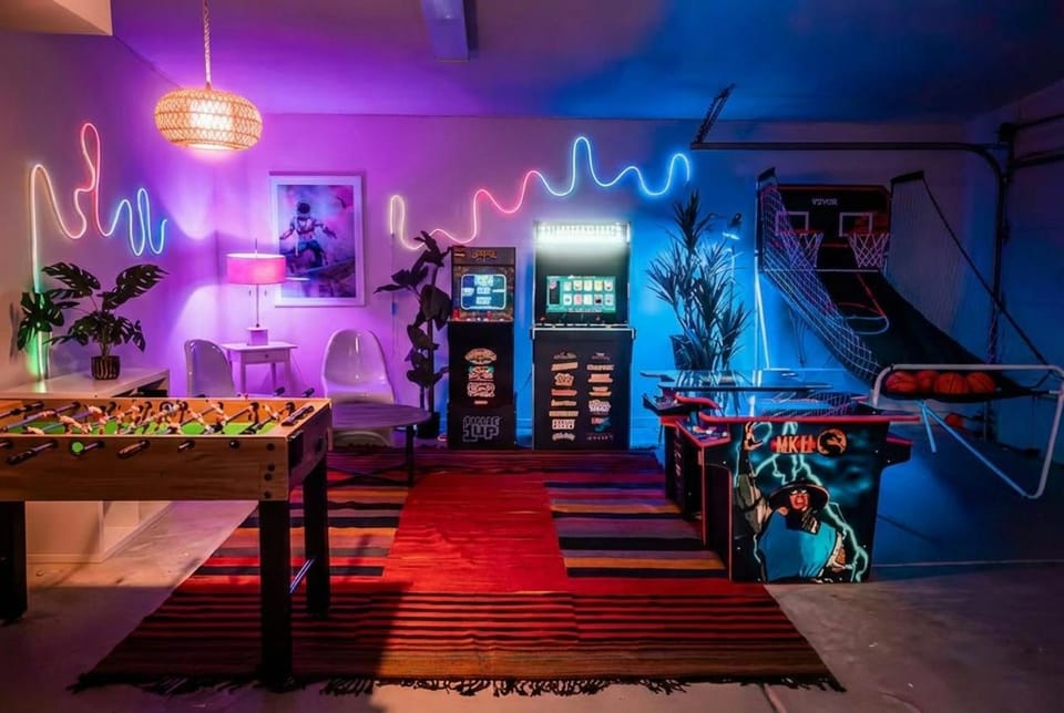 Game Room, Game Room