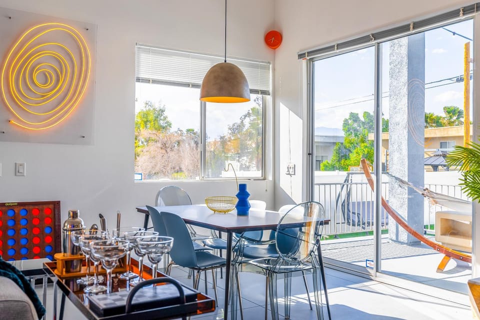 Patio, Day, Balcony/Terrace, Seating area, Dining area