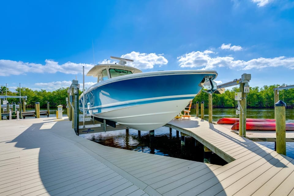 Luxury Group Escape in Cape Coral’s Cape Harbour! House in Cape Coral