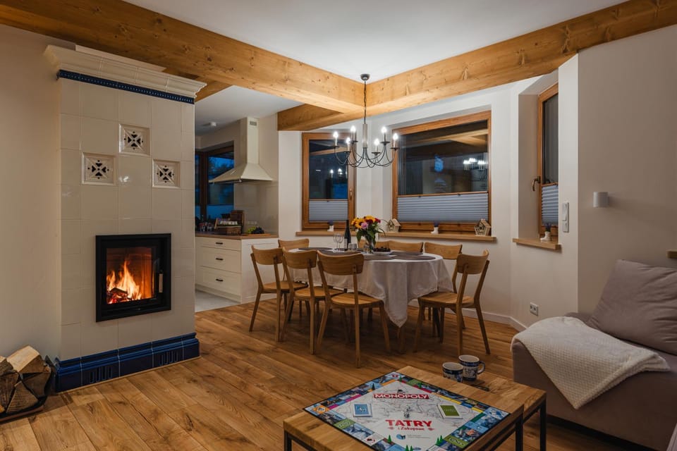 Living room, Seating area, fireplace