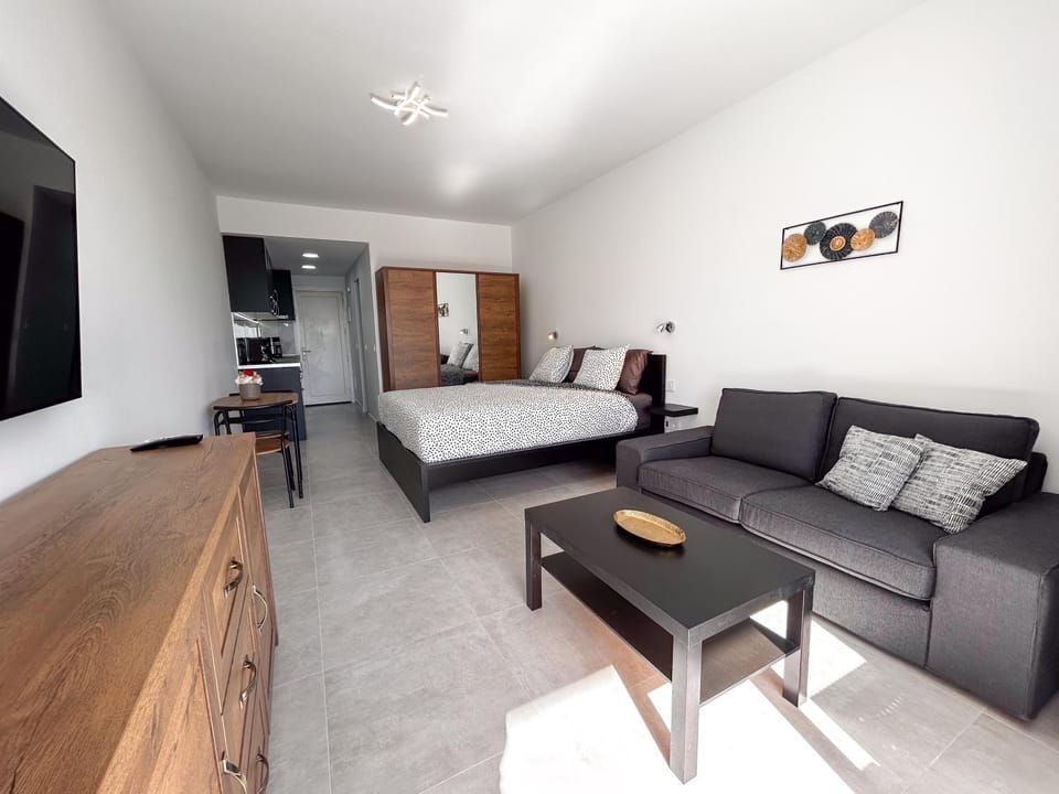 Living room, Photo of the whole room