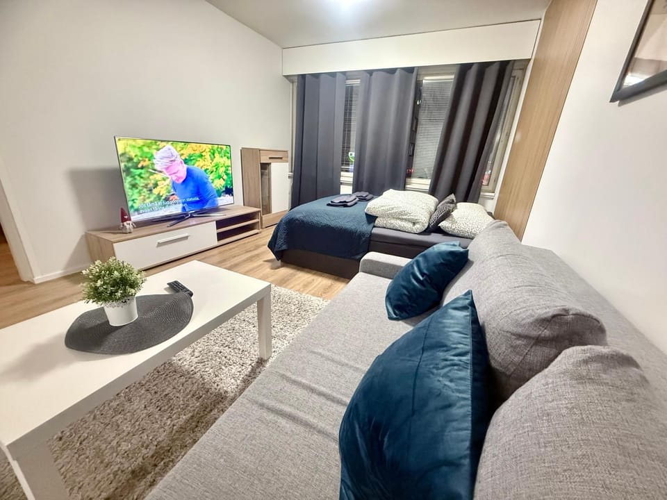 Communal lounge/ TV room, TV and multimedia, Living room, Photo of the whole room, Seating area
