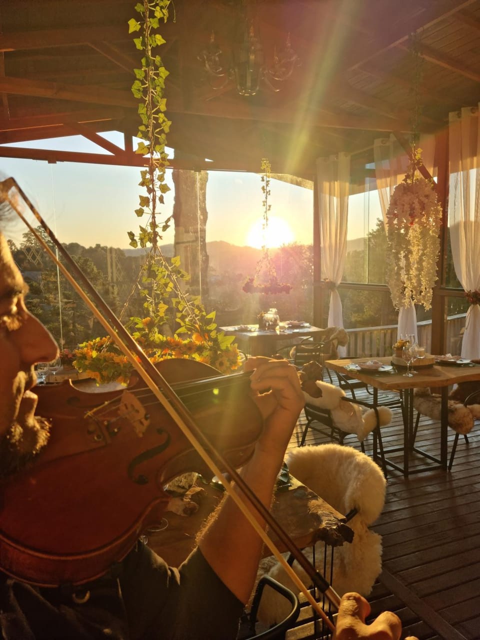 Patio, View (from property/room), Balcony/Terrace, Living room, Banquet/Function facilities, Seating area, Sunrise, Sunset