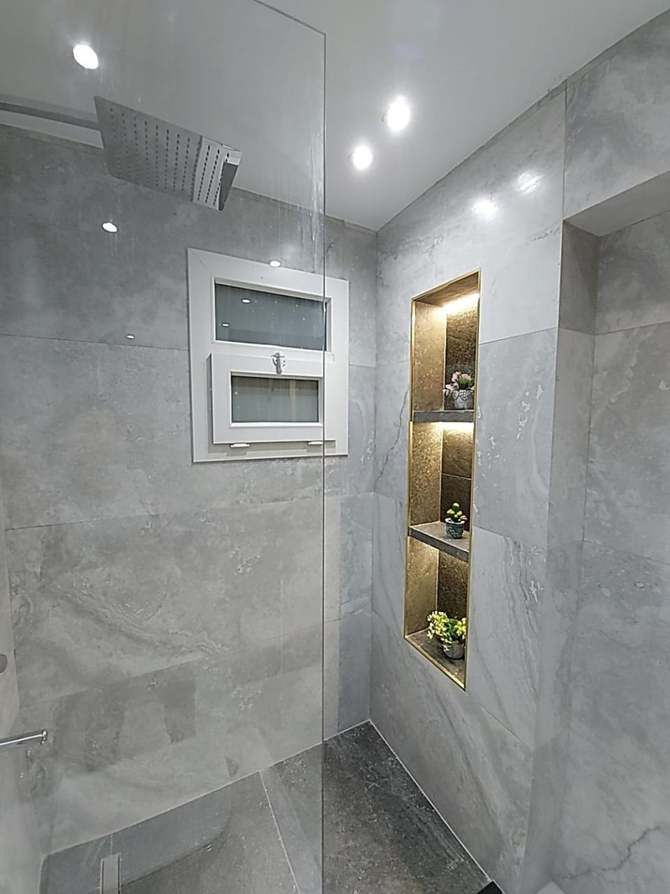 شقه امام بيت ورد الدقي Apartment in Egypt