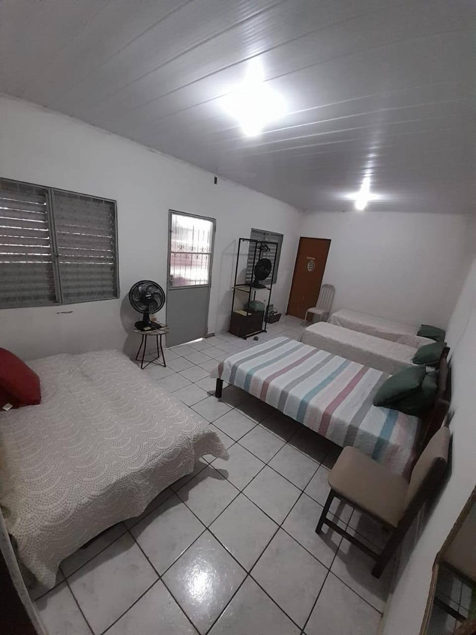 Property building, Bed, Guests, group of guests