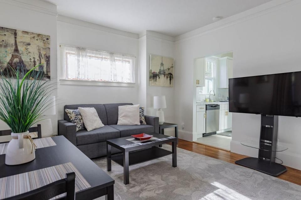 1 Berkeley - Entire Apartment - Private, Spacious Apartment in Berkeley