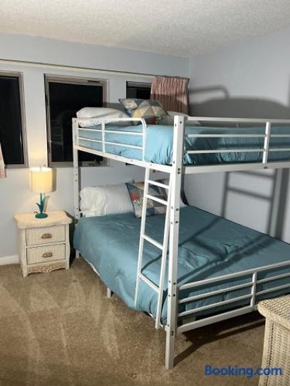 Bedroom, bunk bed