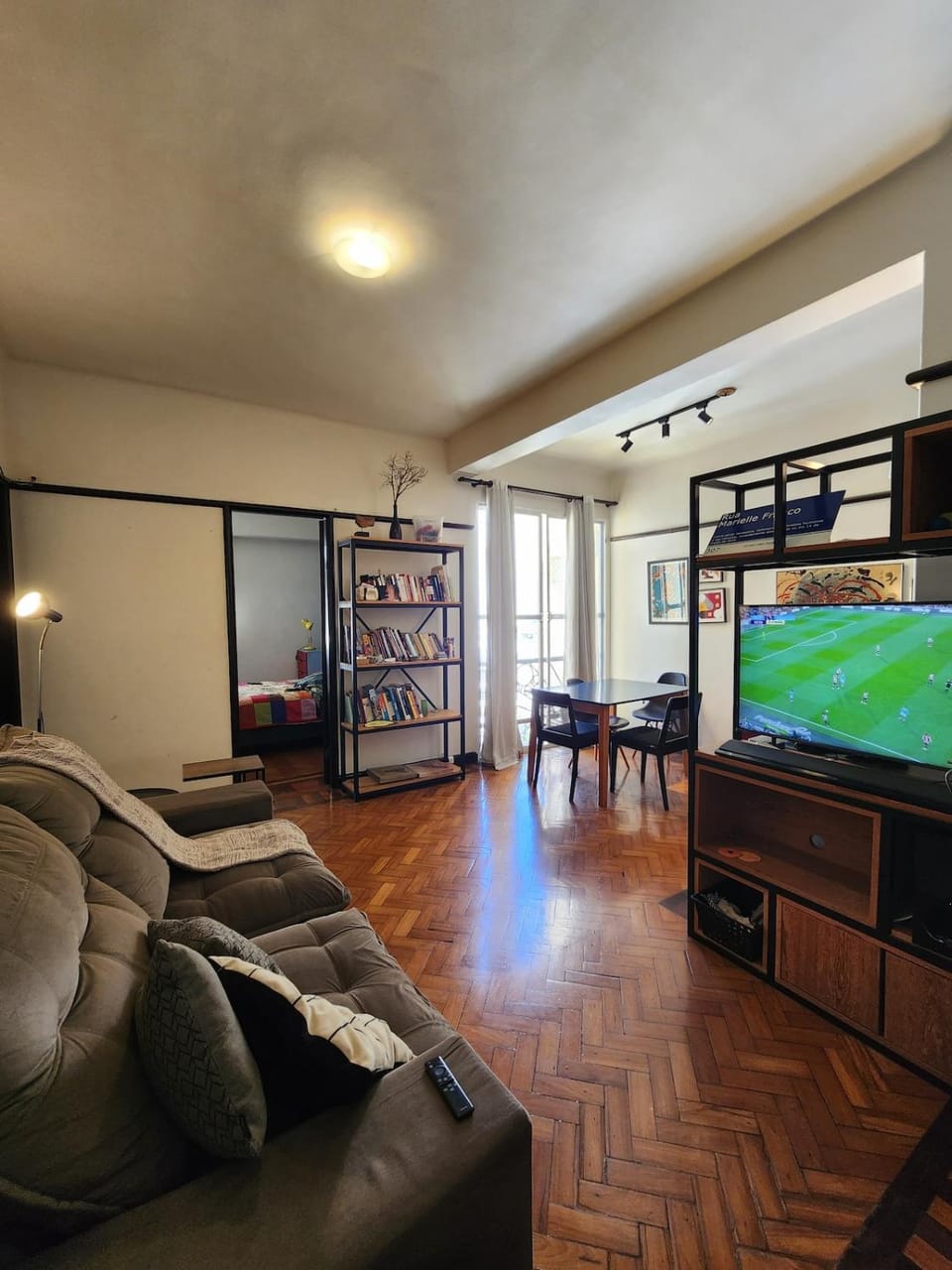 Cozy apartment in Laranjeiras, Flamengo Apartment in Santa Teresa
