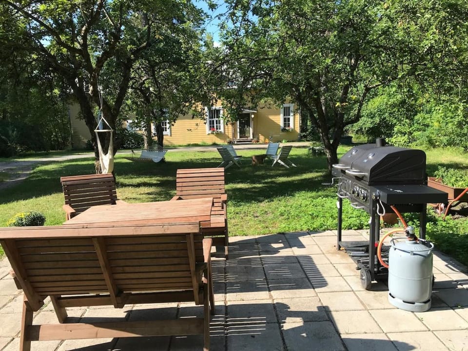 BBQ facilities, Garden, Balcony/Terrace