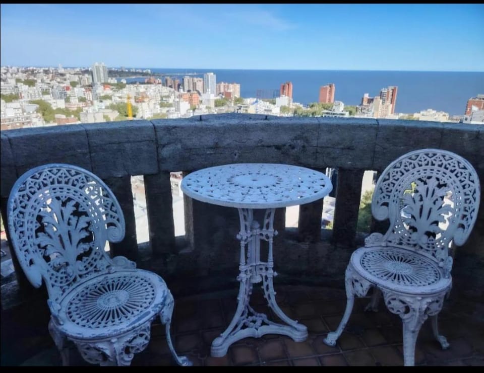 Mirador del Río Palacio Salvo piso 17 Apartment in Montevideo Department, Uruguay