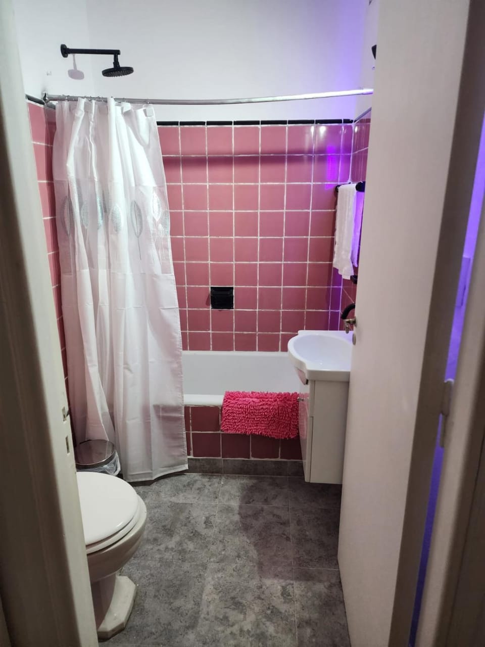 Bathroom, Bath, towels