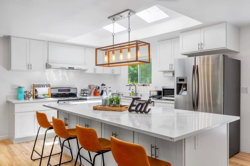 Bothell Family Friendly Modern Home 2 AC I405 House in Bothell