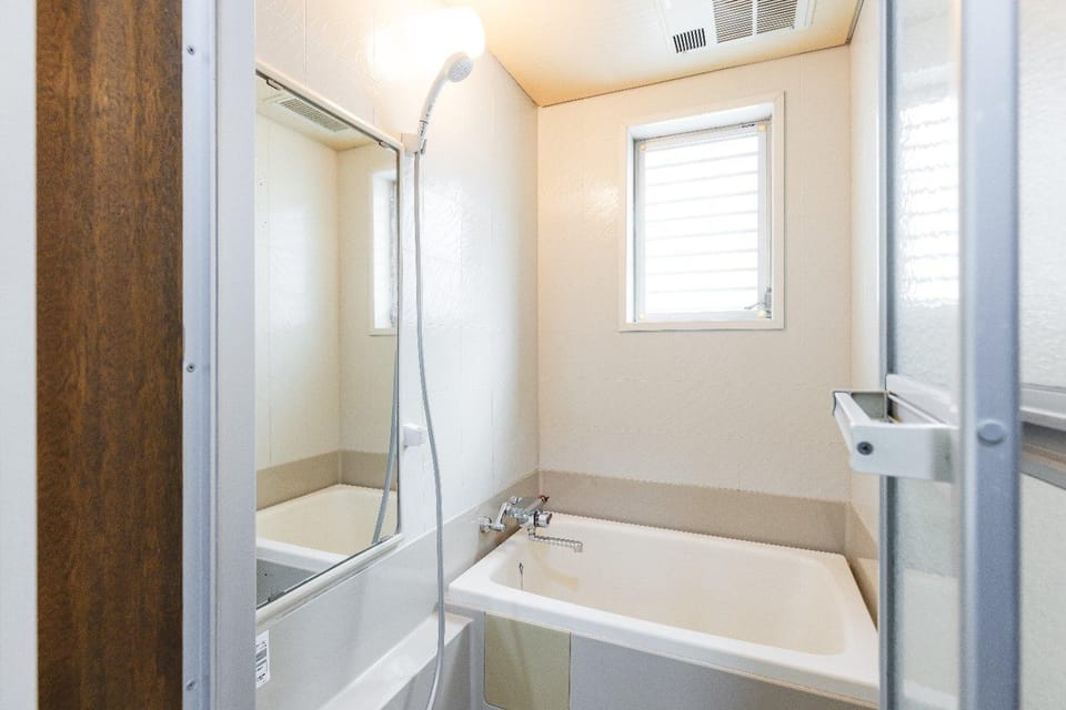 Bathroom, Bath