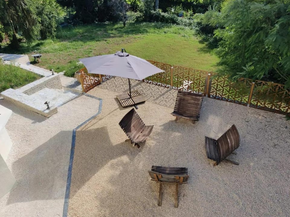 Patio, Spring, Natural landscape, Garden, Garden, Dining area, Garden view