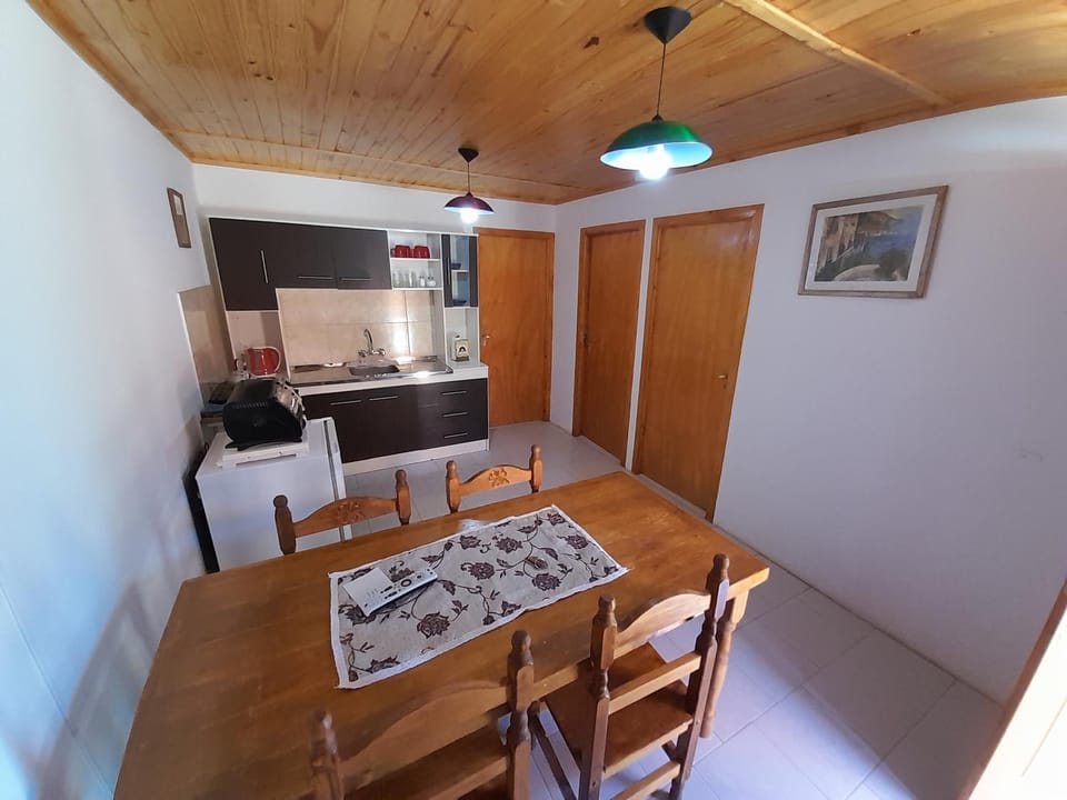 Dining area, pet friendly, stove