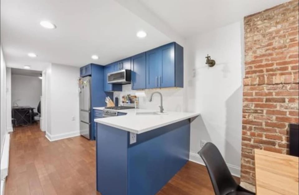 New Cozy Must Have Stay! 10 minutes to NYC Apartment in Hoboken