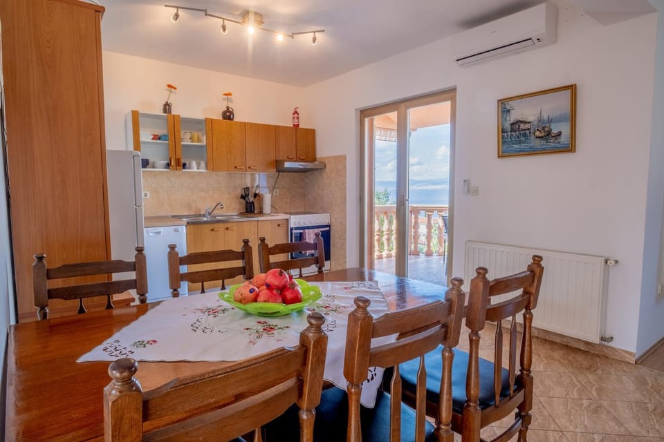 Balcony/Terrace, Kitchen or kitchenette, Seating area, Dining area, oven, stove, kitchen, air conditioner