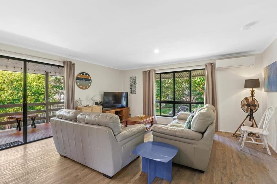 Welcome to Sea Ayre Cottage House in Tin Can Bay