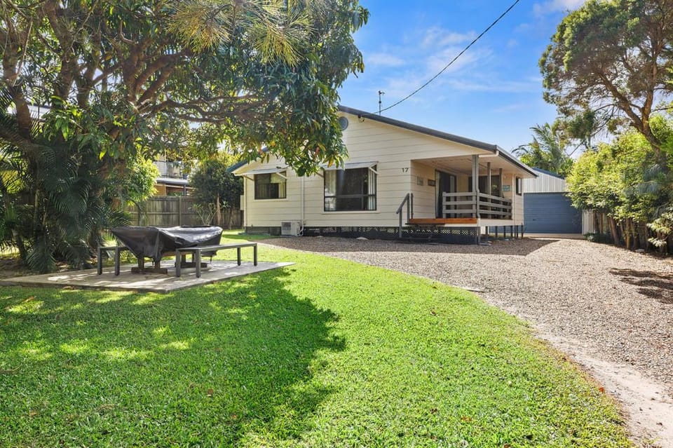 Welcome to Sea Ayre Cottage House in Tin Can Bay