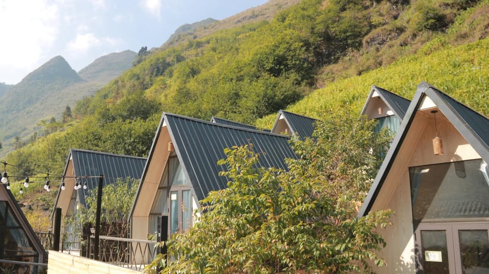 Property building, Day, Natural landscape, Mountain view