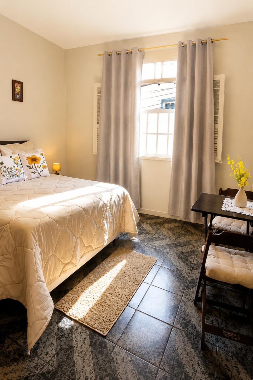 Bed, Photo of the whole room