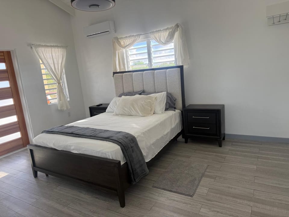 Bed, Bedroom, air conditioner