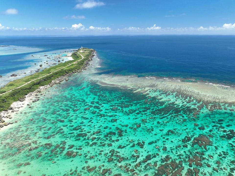 宮大工職人が手掛けた和の空間 広々とした敷地で大人数に最適 Villa in Okinawa Prefecture
