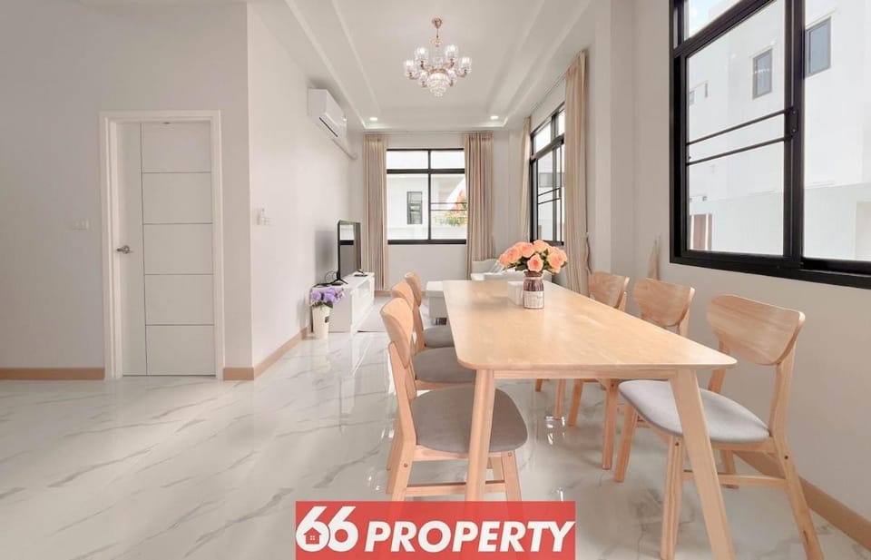 New Modern 4BR Home in Mae Hia Apartment in Thailand