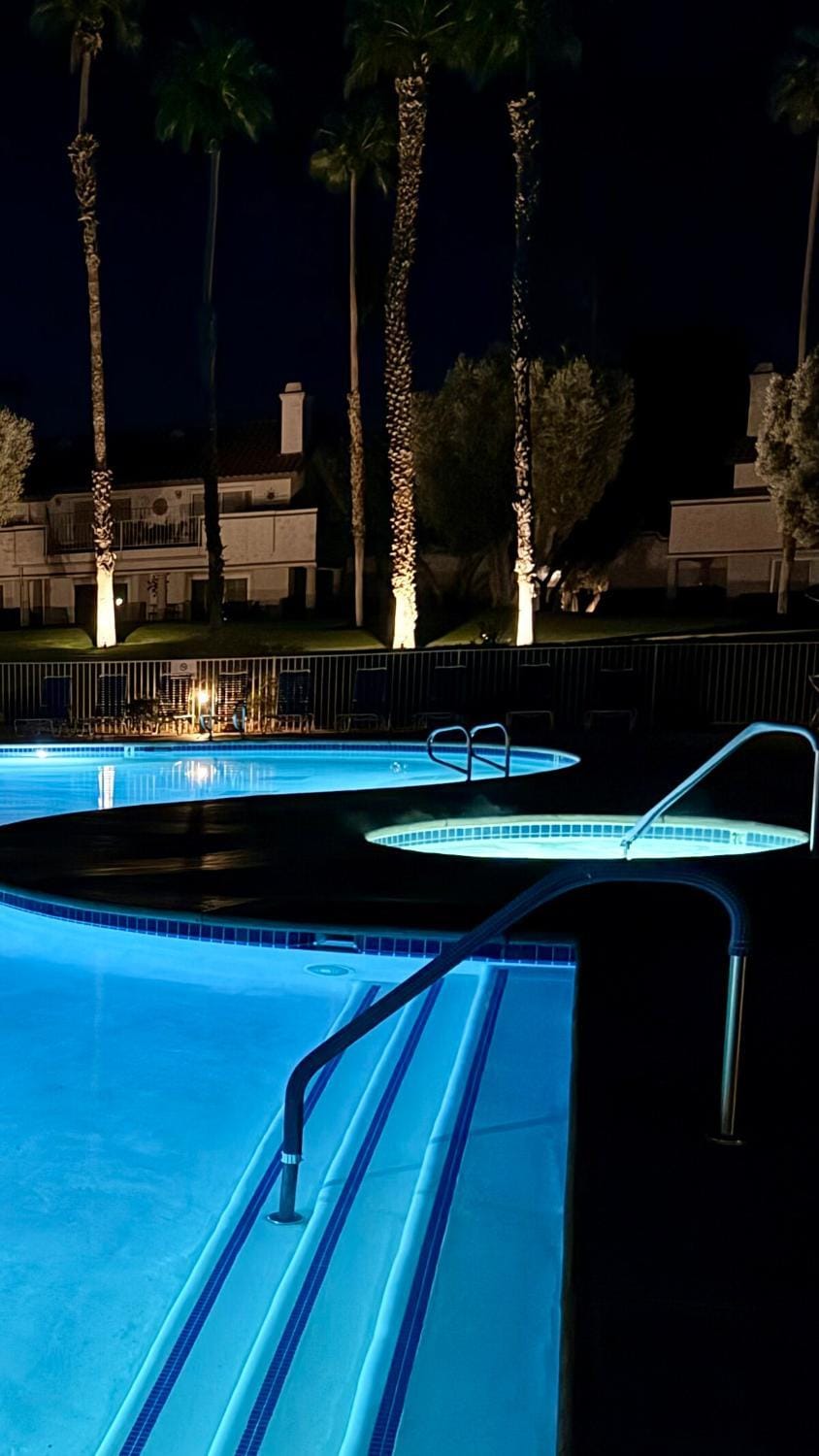 Hot Tub, Swimming pool