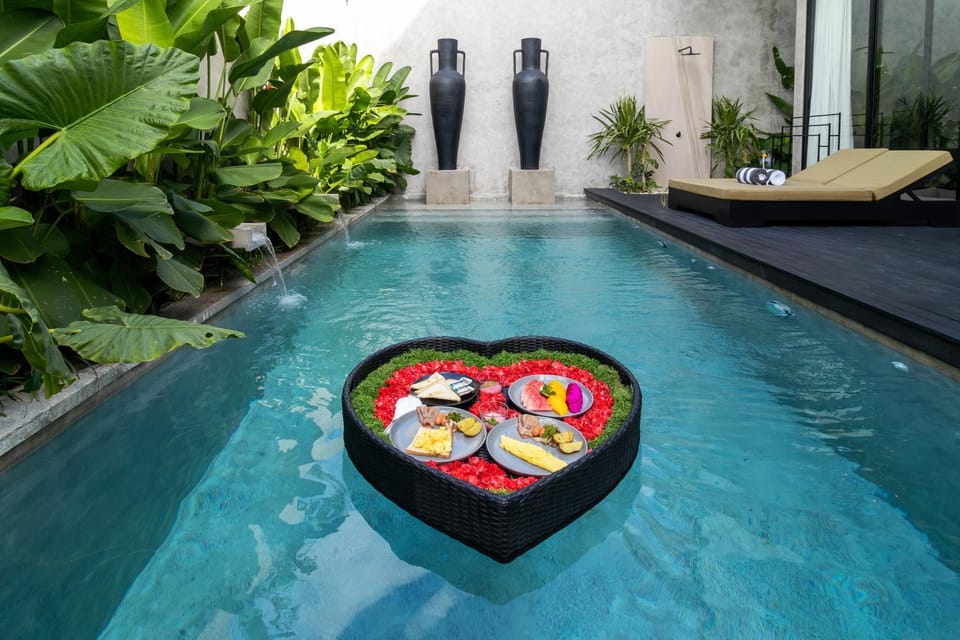Property building, Swimming pool, Breakfast