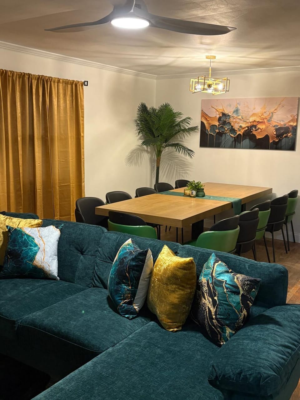 Living room, Seating area, Dining area