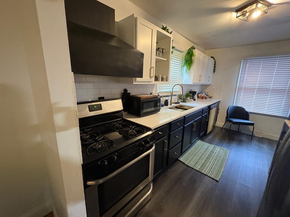 Kitchen or kitchenette, stove