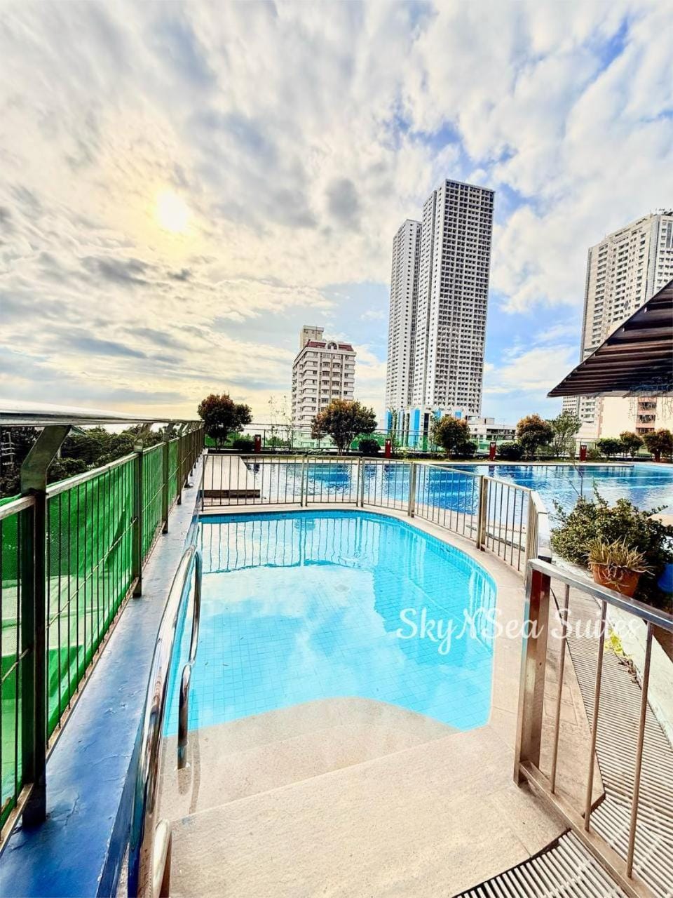 Malate Bayview Mansion City View and Seaview Apartment hotel in Manila City
