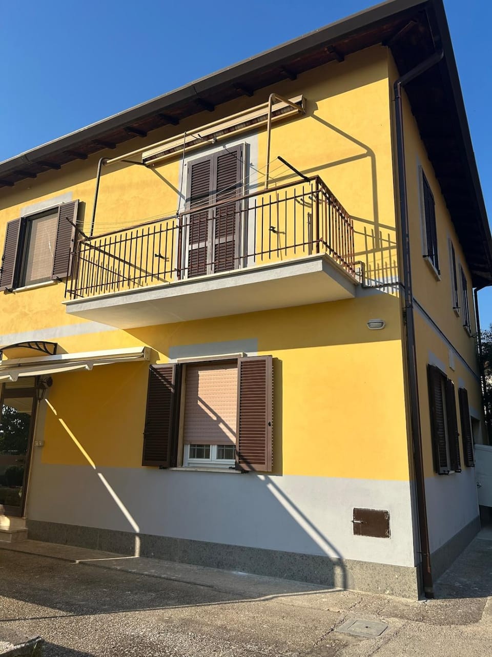 Property building, Balcony/Terrace