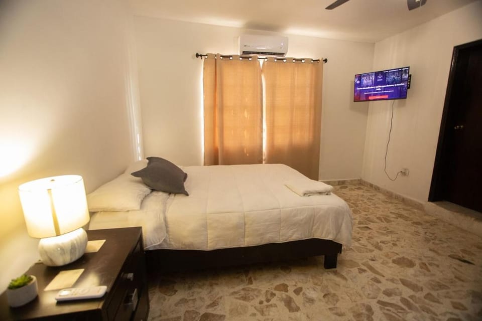 House 10 minutes from the American consulate WiFi 500 Mbps House in Brownsville